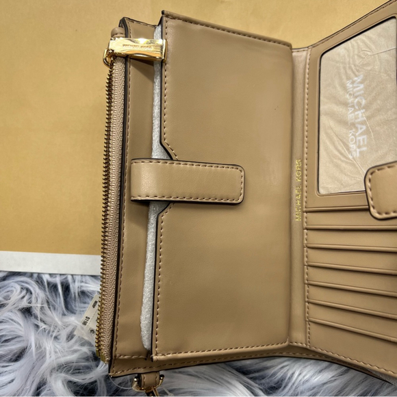 Michael Kors DoubleZip Wallet Wristlet
Phone Case - Picture 9 of 11